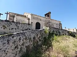 Vista de la Iglesia de San Miguel, románica