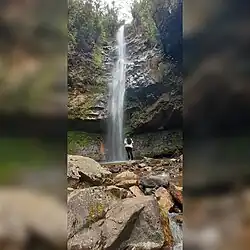 Catarata Viluco, ubicada al oeste del distrito.