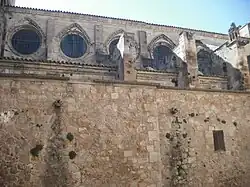 Arbotantes y contrafuertes de la catedral de Cuenca.