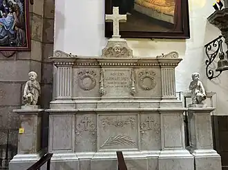 Cenotafio de Mercedes Jijón de Vivanco.