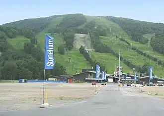 Estación turística Stoneham en verano.