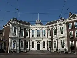 Frente del Palacio Kneuterdijk (1717-1719)