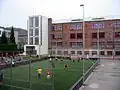 Campo de fútbol en un colegio checo