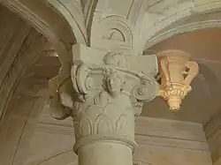 Detalles de los capiteles