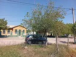 Este antiguo edificio construido en madera fue erigido para alojar originalmente el primer hospital de Chamical. Hoy es sede de la Defensa Civil local.