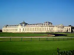 Las Grandes Écuries (establos) de Chantilly.