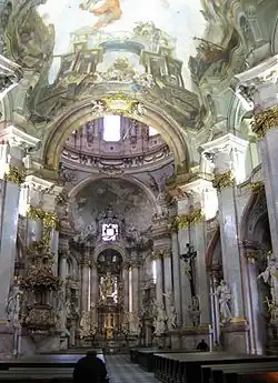 El interior de laiglesia de San Nicolás en Malá Strana (Praga) (1750-1760)