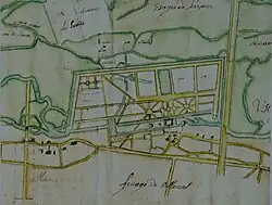 Su parque de estilo francés.