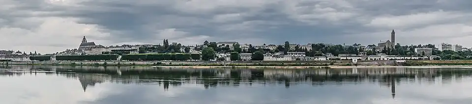 Vista panorámica sobre la orilla derecha.