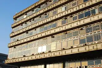 Fachada del Pabellón II