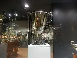 Trofeo de la Recopa obtenido por el Sporting CP.