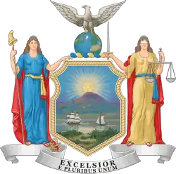 Las figuras alegóricas Libertad y Justicia con los ojos vendados sostienen un escudo en la bandera del Gran sello del estado de Nueva York