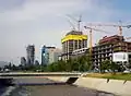 Gran Torre Santiago y Titanium La Portada (al fondo) en construcción en 2008.