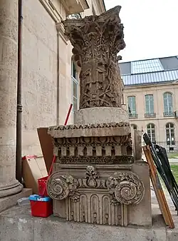 Capitel de columna de las Tullerías.