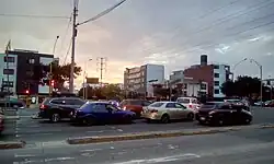 Cruce de las avenidas Tomás Marsano y Villarán.