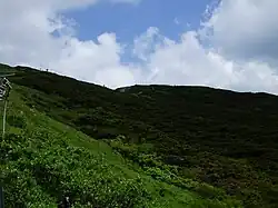 Una vista alrededor de la cumbre Misen del Monte Daisen