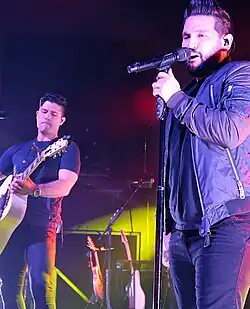Dan + Shay (25)