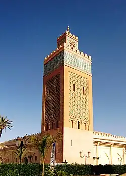 El minarete de la mezquita de la Qasba (1185-1190) de Marrakech fue particularmente influyente