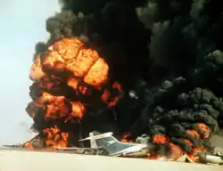 Los aparatos ardiendo tras su explosión.