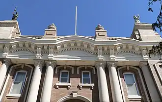 Detalle de la fachada