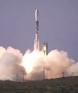 Cohete Delta II llevando los satélites SAC-C, Earth Observing-1 y Munin.