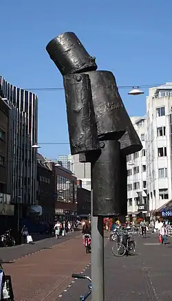 20.Tom Claassen: hombre, con los miembros sueltos