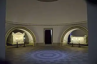 La cripta con los sarcófagos