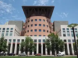 Fachada del edificio de 1995