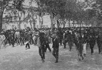 Desfile de sociedades obreras en la Alameda.