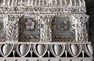 Friso del templo de Vespasiano en Roma