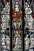 Detalle de la ventana oeste muestra a Cristo en Majestad sentado sobre un arcoíris con los cinco arcángeles Chamuel, Gabriel, Uriel, Rafael, Miguel, y los seis ángeles sin nombre.