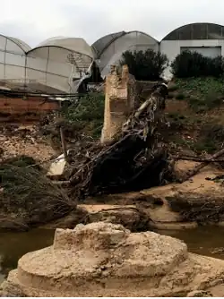 Detalle del cajero dels Arquets de Baix tras la Dana 2024.