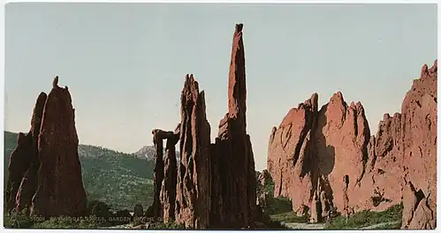 Fotocromo de la Catedral de Espirales (centro), ca. 1900