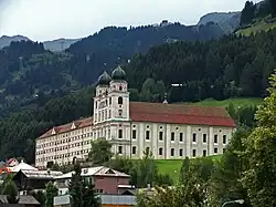 Fachada de la iglesia de la abadía de Disentis (1696-1712)
