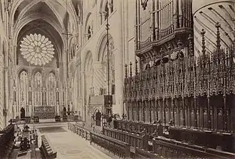 Interior de la iglesia en 1890