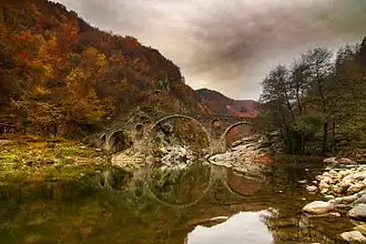Puente del Diablo en otoño