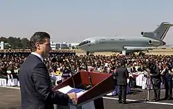 El (entonces) presidente Enrique Peña Nieto, inaugurando el Día de la Fuerza Aérea Mexicana (10 de febrero de 2013), en la Base Aérea de Santa Lucía.