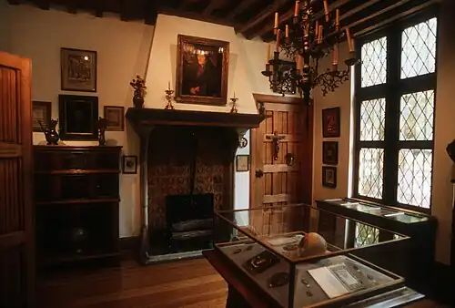 Gabinete de trabajo de Erasmus antes de la remodelación