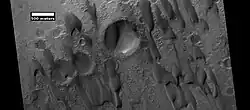 Dunas entre cráteres, vistas por HiRISE bajo el programa HiWish.