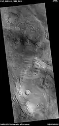 Terreno festoneado, visto por HiRISE bajo el programa HiWish