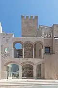 Vistas de la alcazaba y las casas consistoriales desde la Plaza Alta.