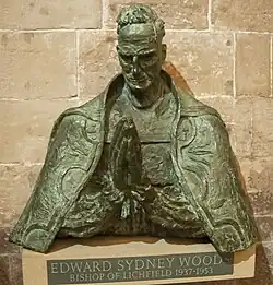 Busto de Edward Sydney Woods (1958) en la Catedral de Lichfield
