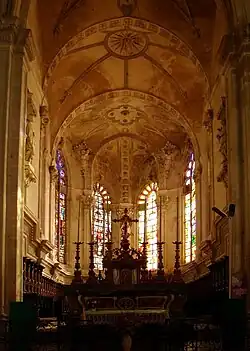 Altar de la iglesia abacial