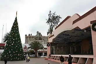 Árbol de Navidad en la ciudad de Tula de Allende.
