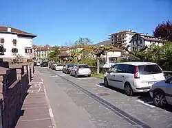 La carretera NA-8307 a su paso por Elizondo (Baztán)