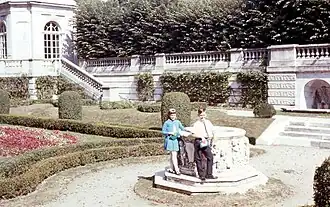 Jardines de la mansión, 1968