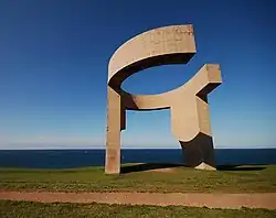 Elogio del horizonte, de Eduardo Chillida.