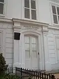 Entrada al edificio.