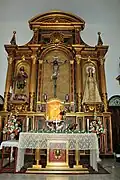 Retablo y altar mayor de iglesia parroquial.