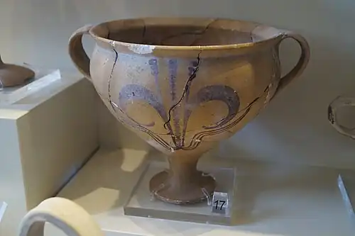 Copa efirea hallada en Koraku, Museo Arqueológico de la Antigua Corinto .